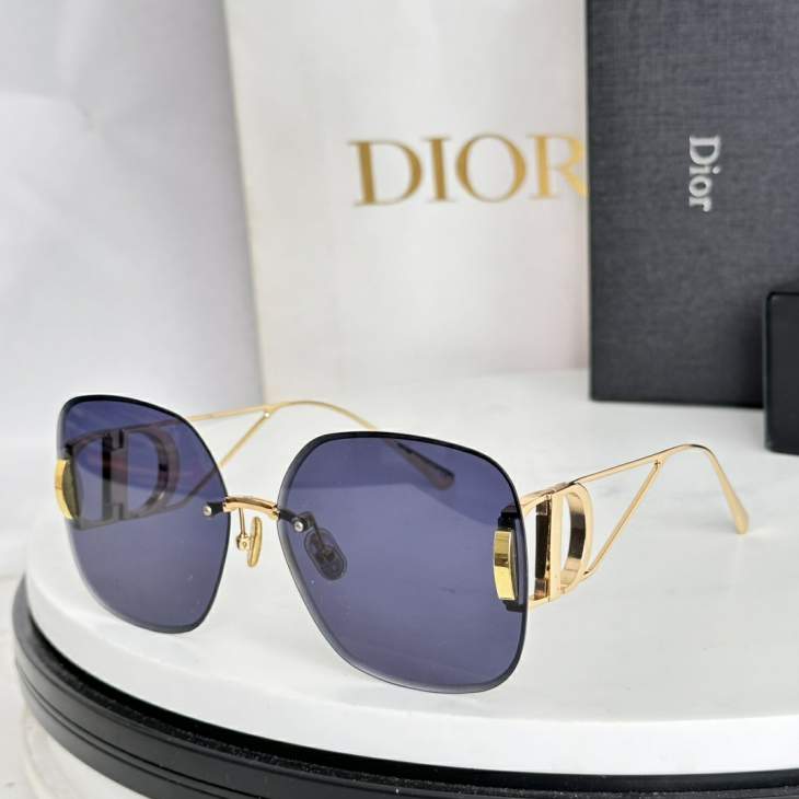 Picture of Dior Sunglasses _SKUfw77643915fw